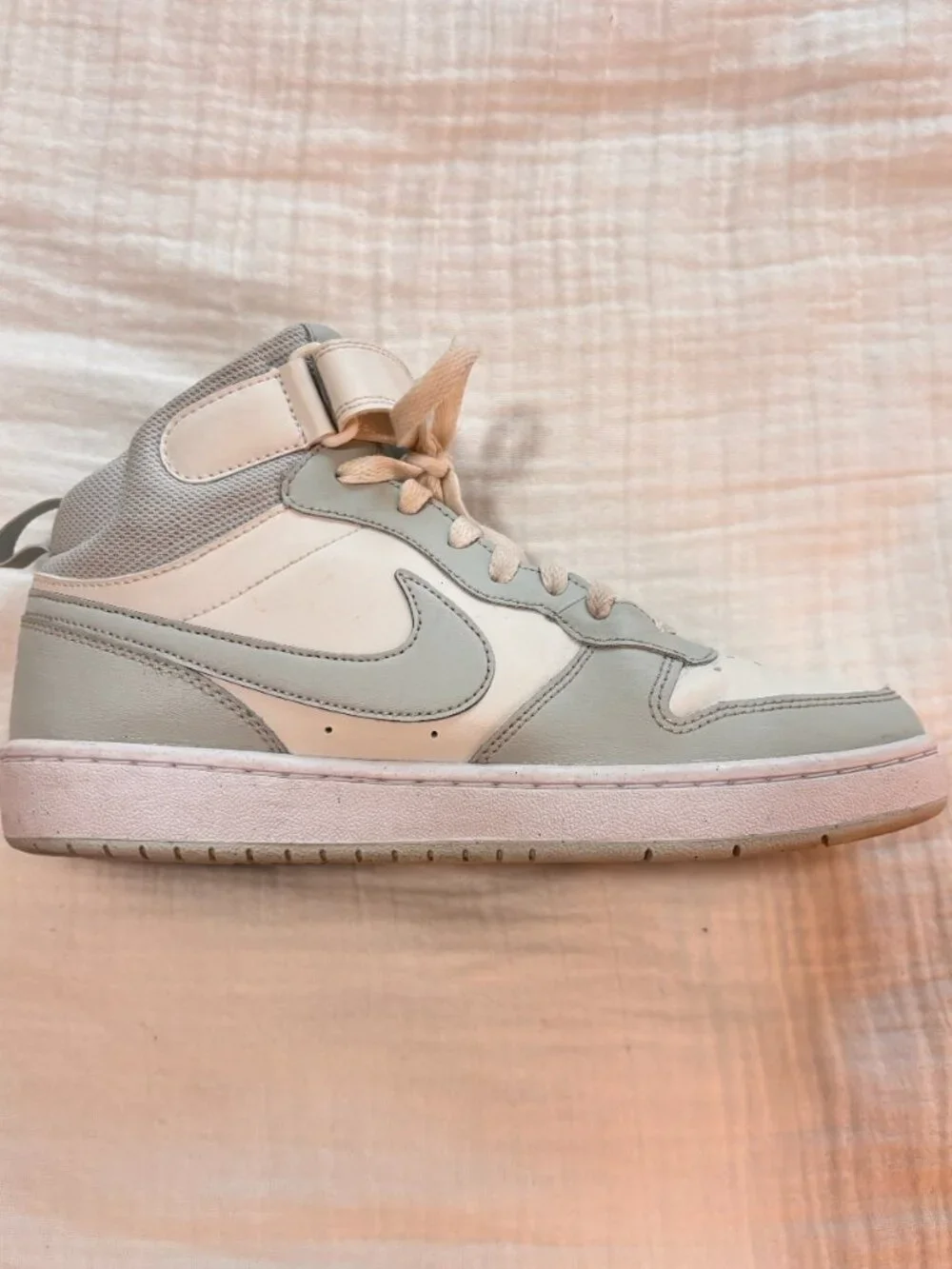 Nike Youth Court Borough Mid 2 High-Top Sneakers